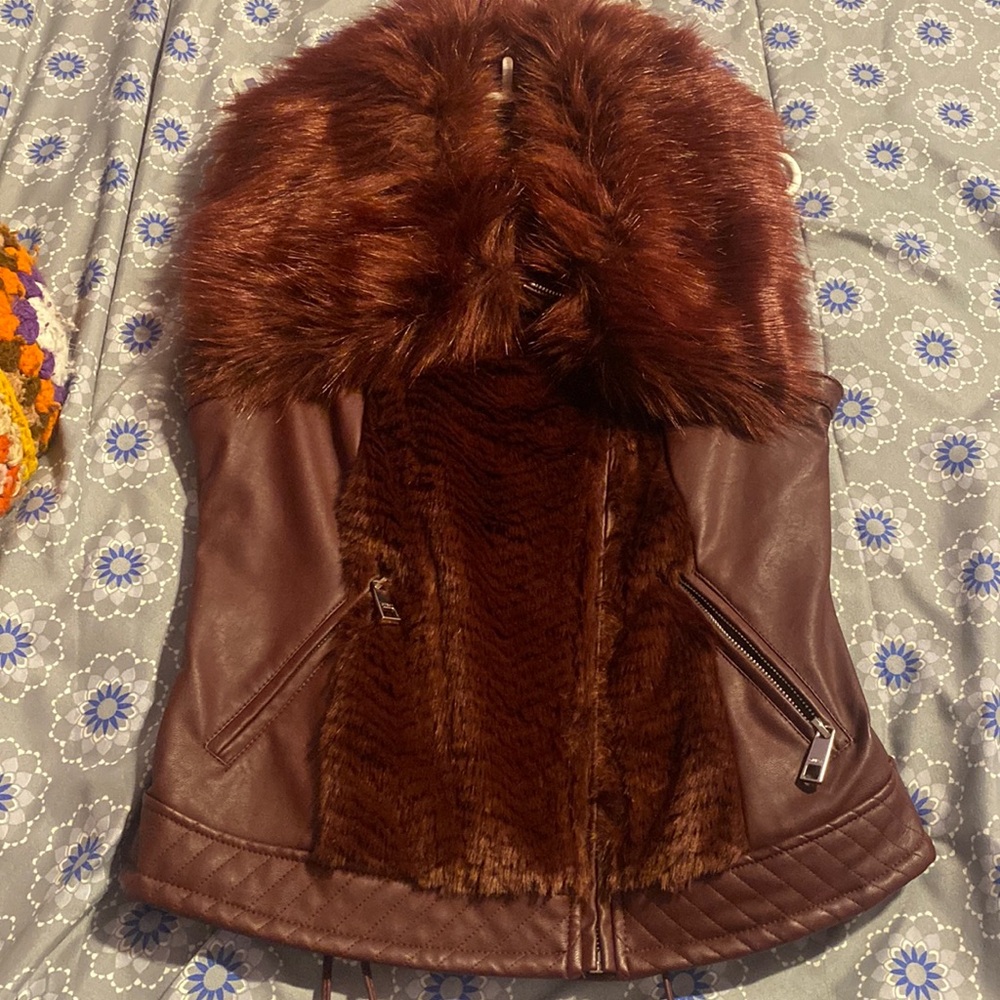 Guess leather faux fur fitted vest nwot